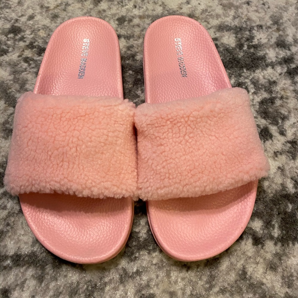 Steve Madden Kids Blush Pink Faux Fur Slides Slip-on Shoes Slippers 4